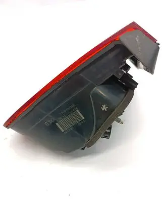 Tailgate rear/tail lights
