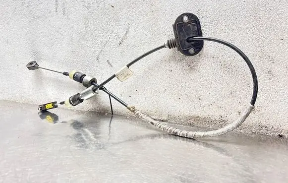 Volvo S80 Gear shift cable linkage 615004CE00A