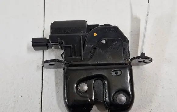 Tailgate/trunk/boot lock/catch/latch
