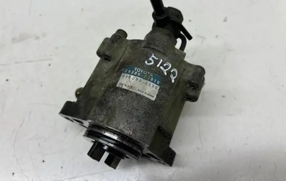 Toyota Avensis T220 Vacuum pump 2930027010 0810002590