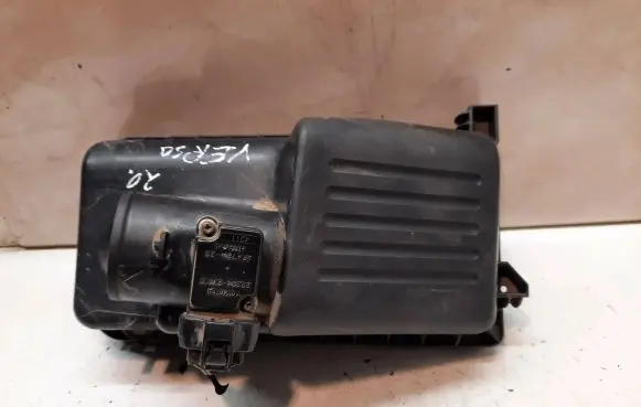 Toyota Corolla Verso E121 Mass air flow meter 2220427010 4211 AFH70M23