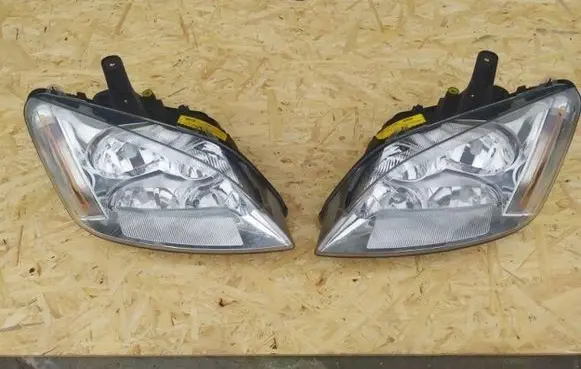 Ford C-MAX II Headlights/headlamps set 