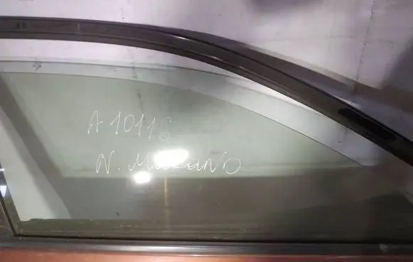 Nissan Murano Z50 Front door window glass four-door as2