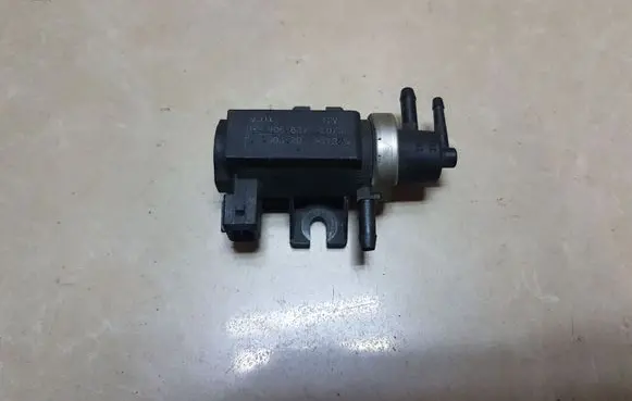 Audi A6 S6 C4 4A Turbo solenoid valve 95T209