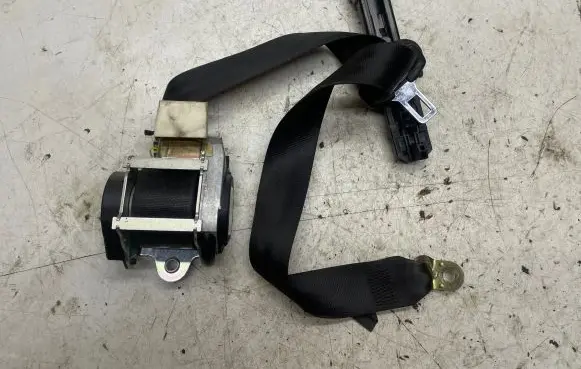Skoda Octavia Mk2 (1Z) Front seatbelt 1z0857701a