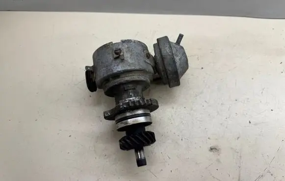 BMW 5 E28 Spark distributor 0237302039 PGFUD6