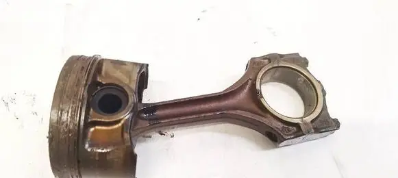 Mitsubishi Colt Piston with connecting rod