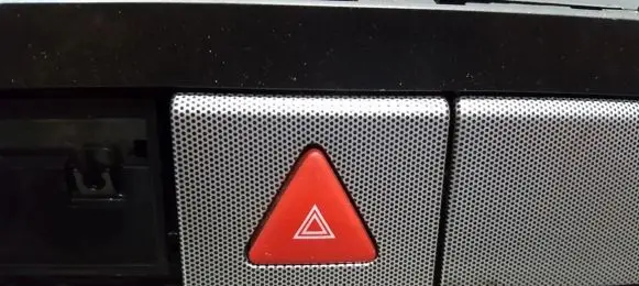 Volkswagen PASSAT B6 Hazard light switch