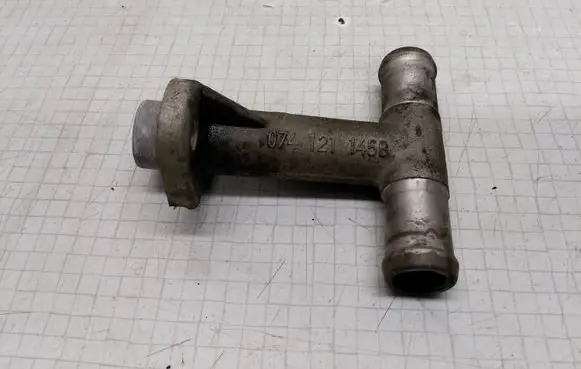 Volkswagen Transporter - Caravelle T4 Engine coolant pipe/hose 074121145B