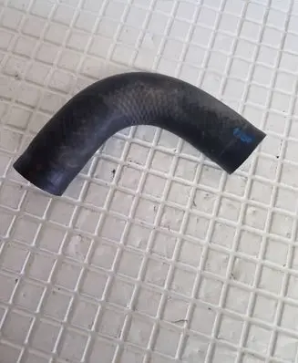 Coolant pipe/hose