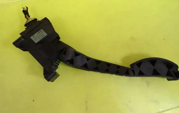 Alfa Romeo 147 Accelerator throttle pedal 0281002380