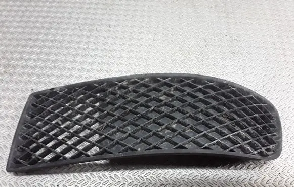 Volkswagen Polo III 6N 6N2 6NF Front bumper lower grill 6N0853665D
