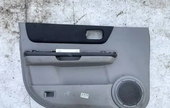 Nissan X-Trail T30 Front door card panel trim 809018H300