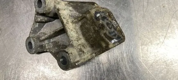 Volvo S80 Engine mounting bracket 9161141