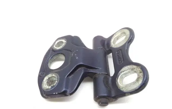 Mercedes-Benz E W210 Front door upper hinge 96M03
