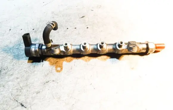 Volkswagen PASSAT B7 Fuel main line pipe 057130764AB 03L089N 03L906054