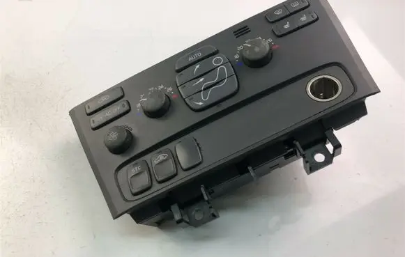 Volvo S60 Climate control unit 8682930 K2293