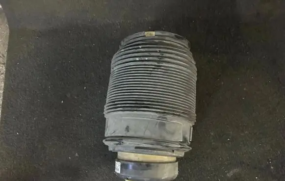 Mercedes-Benz E AMG W212 Rear air suspension bag/shock absorber A2123204425 Z00338