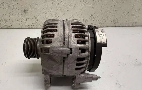 Audi A3 S3 8P Generator/alternator 8EL011710