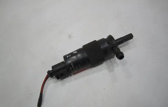 Audi TT TTS Mk2 Headlight washer pump 3B0955681A