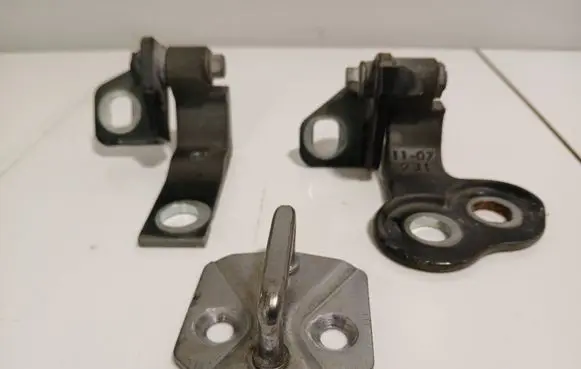 Ford Focus Front door hinge set AM51U22801AC