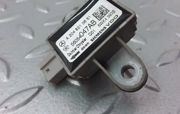 Mercedes-Benz C W204 Airbag deployment crash/impact sensor A2048210651