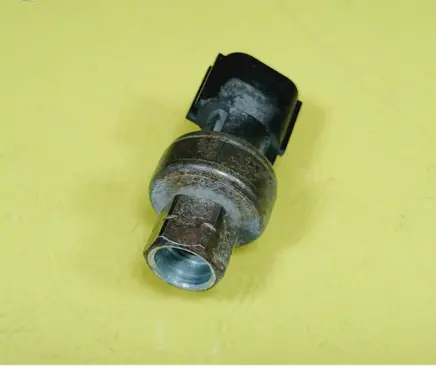 Air conditioning (A/C) pressure sensor