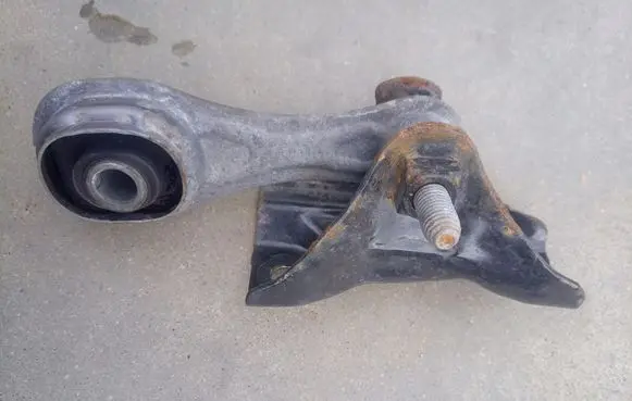 Renault Captur Gearbox mount 113325450R