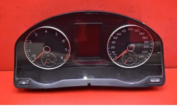 Volkswagen Golf Plus Speedometer (instrument cluster) 5M0920870