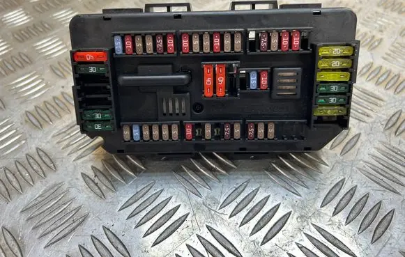 BMW 1 F20 F21 Fuse box set 9224879 61149224879 19098000001
