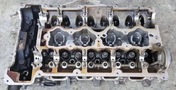 BMW 5 E60 E61 Engine head 