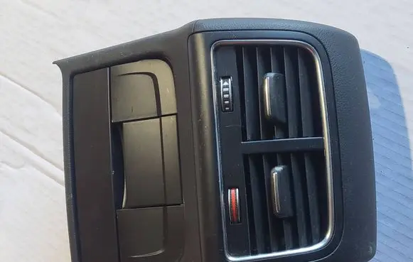 Audi A4 S4 B8 8K Rear air vent grill 8K0864376