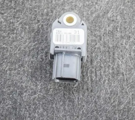Toyota Verso-S Airbag deployment crash/impact sensor 8983102100