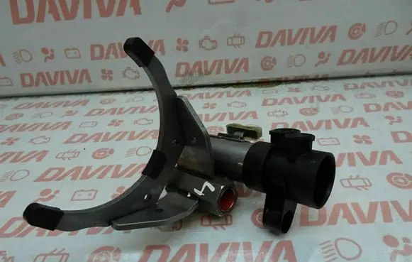 Gear selector/shifter in gearbox