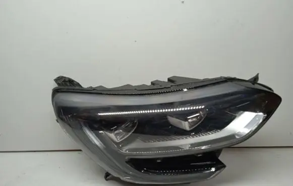 Renault Megane IV Headlight/headlamp 90109776