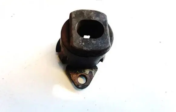 Volvo V50 Radiator mount bracket 30639749