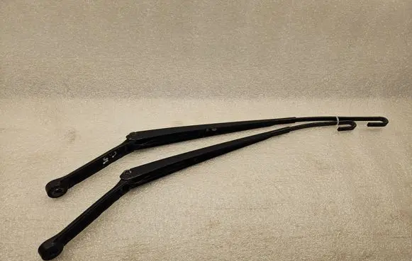 Audi A6 Allroad C5 Front wiper blade arm 4B1955408A 4B1955407A