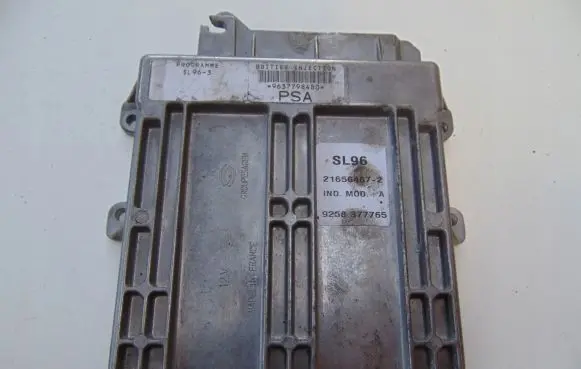 Peugeot 406 Engine control unit/module 9637798480