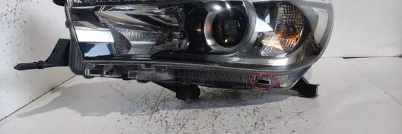 Toyota Hilux (AN120, AN130) Headlight/headlamp M523