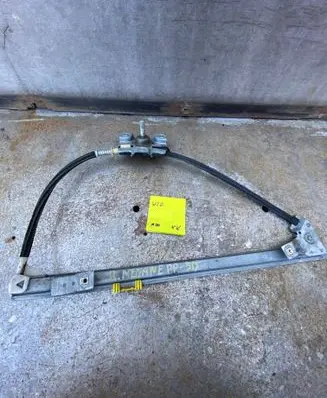 Renault Megane I Front door manual window regulator 