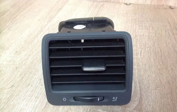 Volkswagen Golf V Dashboard side air vent grill/cover trim 1K0819703