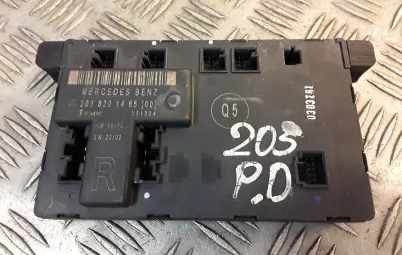 Mercedes-Benz C W203 Door control unit/module 2038201485 A2038201485