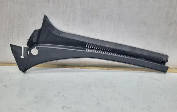 Volkswagen Golf Plus Wiper trim 5M0819404B