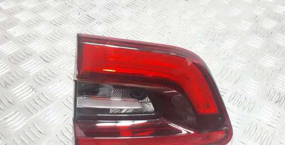 Tailgate rear/tail lights