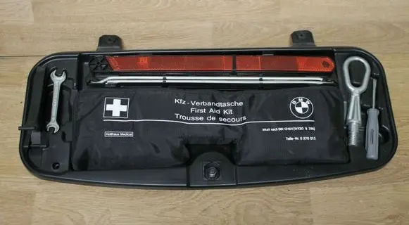 BMW 5 E60 E61 Tool box 