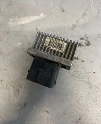 Renault Master III Glow plug pre-heat relay 110678071R 1381