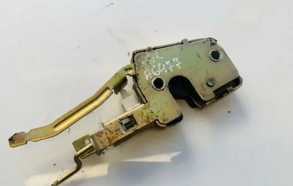 Volvo S40, V40 Seat back rest lock catch 8500415uc