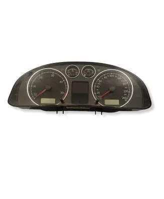 Volkswagen PASSAT B5.5 Speedometer (instrument cluster) 000000000