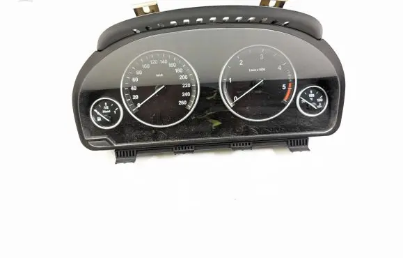 BMW 5 F10 F11 Speedometer (instrument cluster) 9249345 211995606