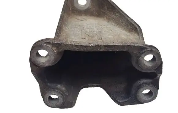 Audi A4 S4 B5 8D Gearbox mounting bracket 8D0399113AB